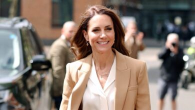 Kate Middleton Wore This Sweater Top Style for Family Photos