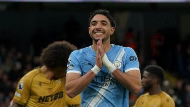 Manchester City keeps the pressure on Arsenal with 3-0 win against Crystal Palace