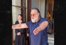 Russell Crowe Warns Autograph Seekers To Behave Outside Paris Hotel