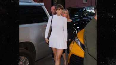 Taylor Swift Gives Off Wedding Vibes During Girls’ Night Out in NYC Taylor Swift Gives Off Wedding Vibes During Girls’ Night Out in NYC