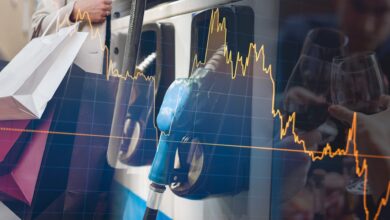 U.S. consumer sentiment hits new lows amid inflation and war U.S. consumer sentiment hits new lows amid inflation and war