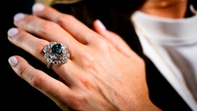 Blue-green diamond called the “world’s rarest” sells for record .3 million at auction