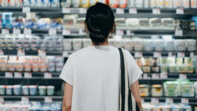 5 economic signals suggest U.S. consumers are feeling the strain