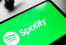 Spotify’s new badge identifies human artists, as AI music floods in