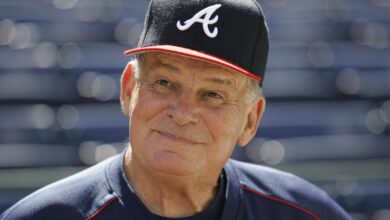 Atlanta Braves Hall of Fame manager Bobby Cox has died at 84 Atlanta Braves Hall of Fame manager Bobby Cox has died at 84