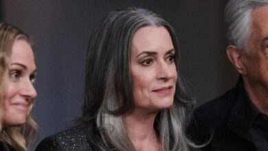 Criminal Minds Star Paget Brewster Lashes Out at TV Critic for Review Criminal Minds Star Paget Brewster Lashes Out at TV Critic for Review