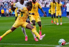 England and Ghana play to 0-0 draw at World Cup despite flurry-filled final minutes