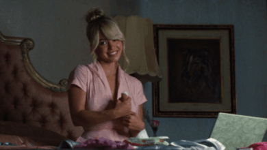 Euphoria’s Sydney Sweeney Mourns Rue Death While Washing Sex Toys Euphoria’s Sydney Sweeney Mourns Rue Death While Washing Sex Toys
