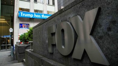 Fox to buy Roku for billion Fox to buy Roku for billion