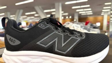 National mall footwear giant closes 82 stores as shoppers trade up National mall footwear giant closes 82 stores as shoppers trade up