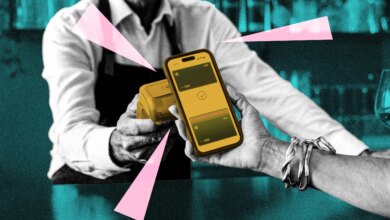 Do Bartenders Get Mad When You Use Tap to Pay?