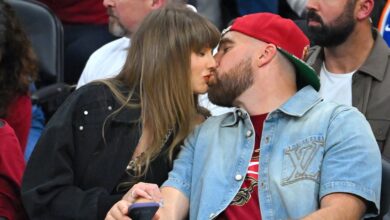 Travis Kelce Honors Taylor Swift at Live L.A. Podcast Show Travis Kelce Honors Taylor Swift at Live L.A. Podcast Show