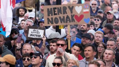 UK police handcuffed teen who died from stab wound in case stirring debate