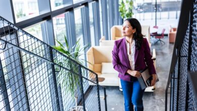 Nearly 1 in 4 white-collar workers is stuck in a mid-career stall, new research finds
