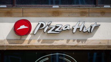 Yum! Brands sells struggling Pizza Hut in .7 billion deal Yum! Brands sells struggling Pizza Hut in .7 billion deal
