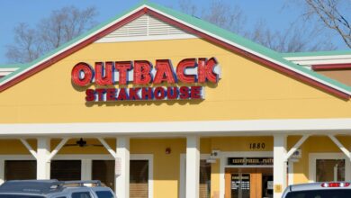 Outback Steakhouse sued for .5 million over alleged mashed potato slip-and-fall