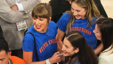 Taylor Swift, Michael J. Fox and other celebrities attend Knicks-Spurs NBA Finals Game 4 at MSG Taylor Swift, Michael J. Fox and other celebrities attend Knicks-Spurs NBA Finals Game 4 at MSG
