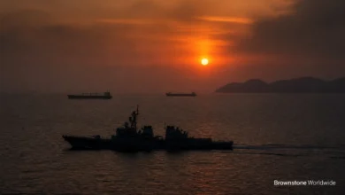 US and Iran Trade Strikes for Sixth Straight Night as Tehran Warns of ‘Red Line’ at Hormuz US and Iran Trade Strikes for Sixth Straight Night as Tehran Warns of ‘Red Line’ at Hormuz