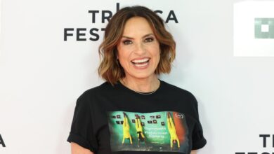 Mariska Hargitay’s Chic Embroidered Jeans Style Is on Amazon Mariska Hargitay’s Chic Embroidered Jeans Style Is on Amazon