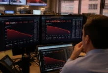 Global Markets Tumble as China Chip Fears Wipe Out Over Trillion, Oil Falls on Iran Diplomacy